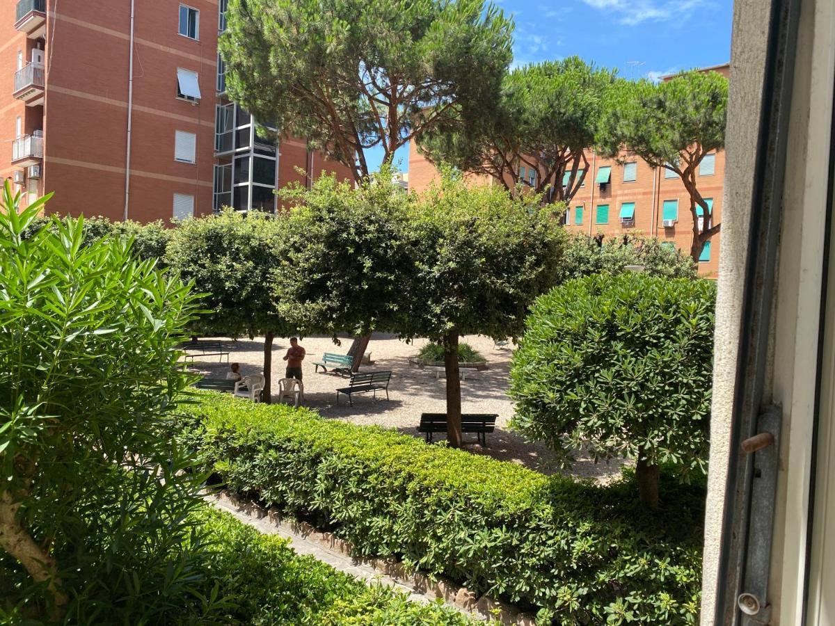 Tra mare e arte Lido di Ostia Exterior foto